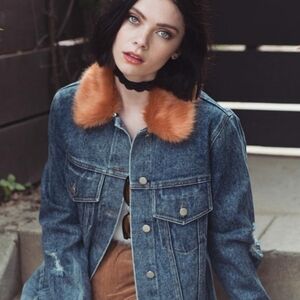 JEAN JACKET WITH REMOVABLE FUR